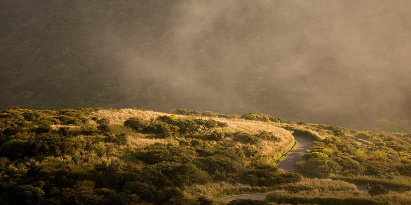 揭秘上海美良智能制造工厂：自动化生产线如何保障化妆品与护肤品的高品质一致性